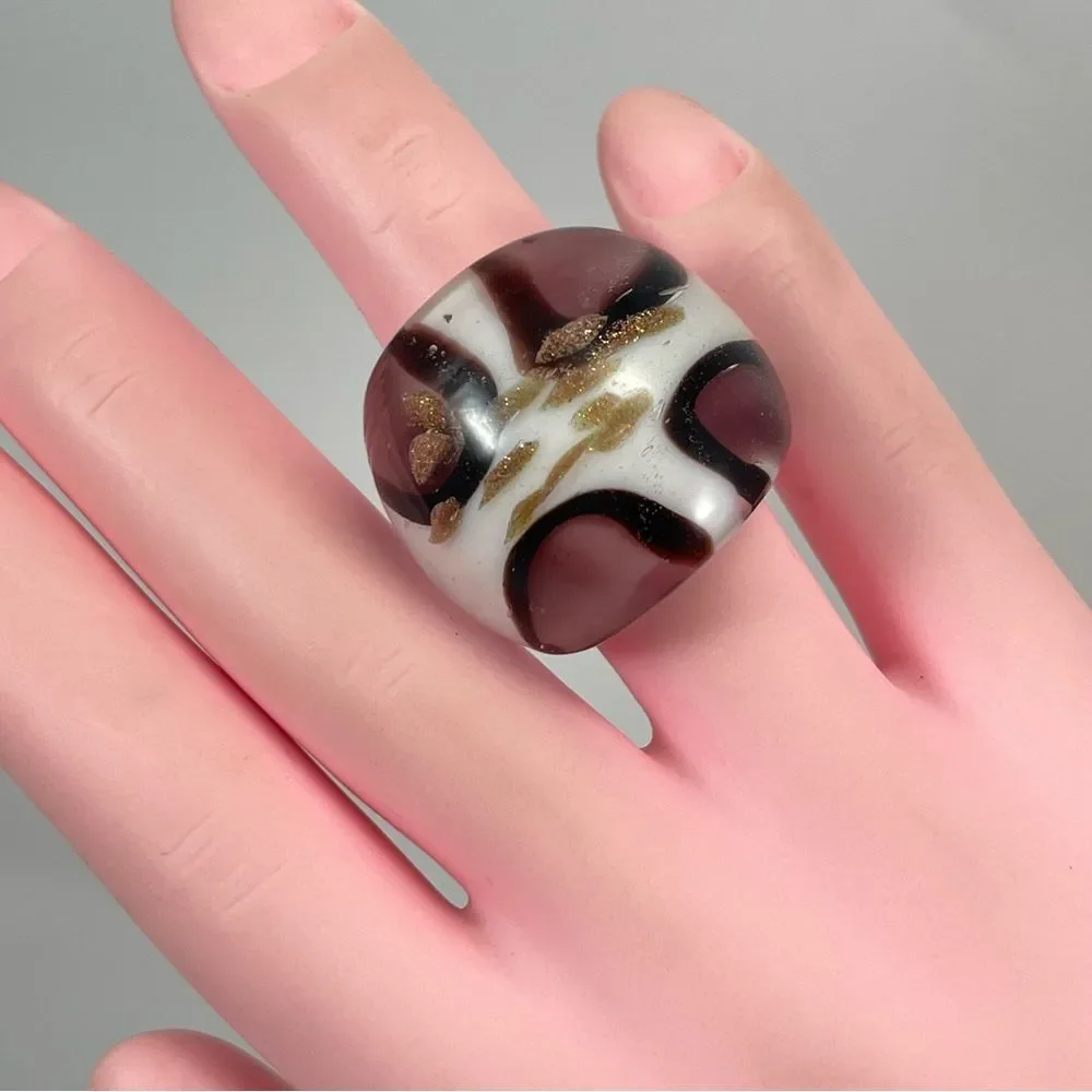 Stunning White Hand Blown Glass Ring Amethyst Color and Gold Retro Chunky 6.5